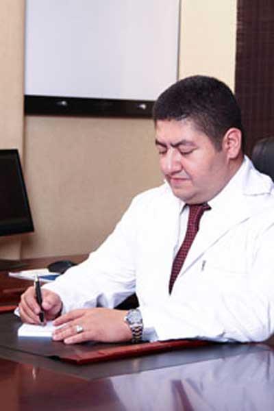  دکتر    گیو شریفی