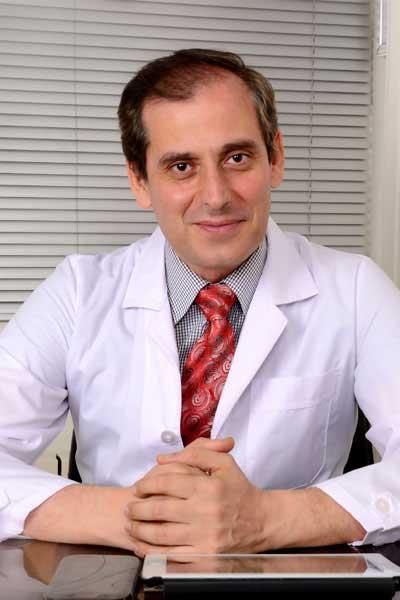  دکتر هاشم موذن زاده